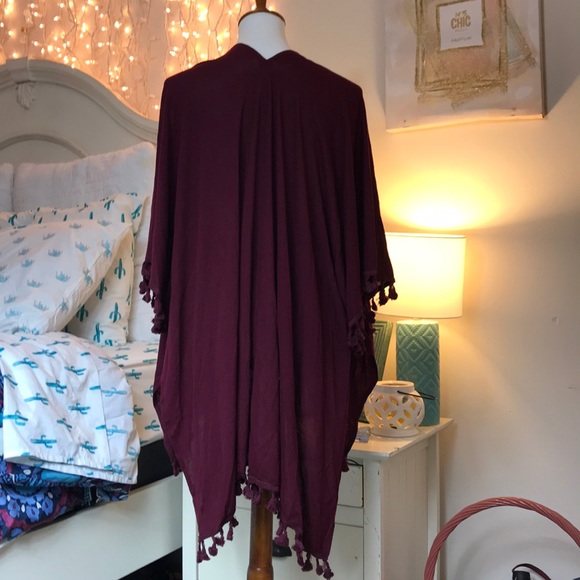 Maroon cover up - Picture 4 of 4